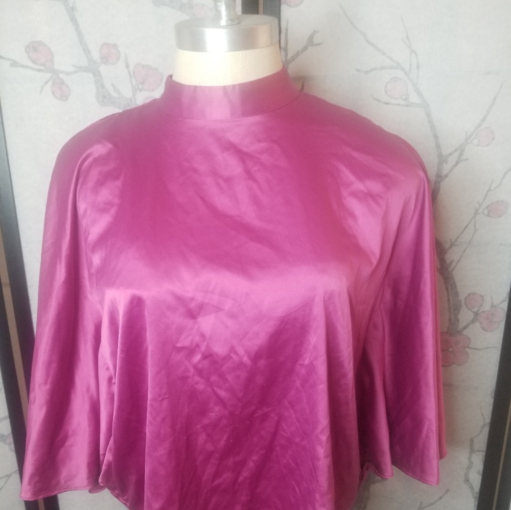 🚨🚨🚨Avon mark satin blouse DM01 (used)